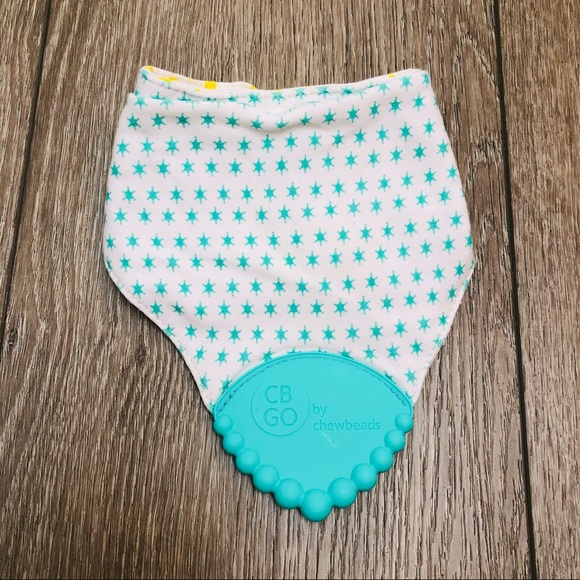 CHEWBEADS DROOL BIB W/ TEETHER - Picture 2 of 5